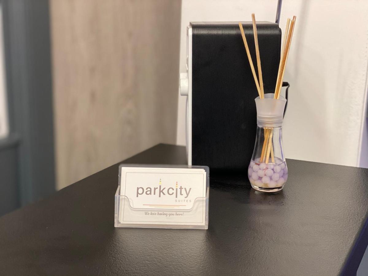 Park City Suites Hotel Манчестер Экстерьер фото